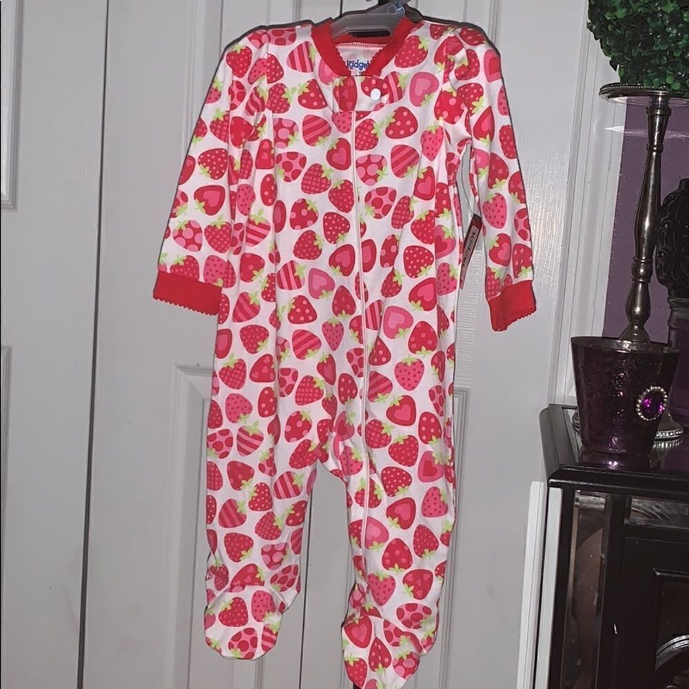 Strawberry 🍓 onesie pajamas